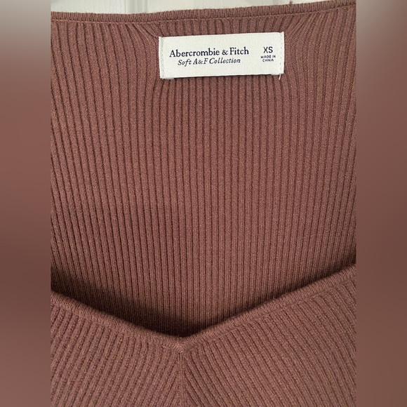 Abercrombie & Fitch Sweater Top - Picture 2 of 3